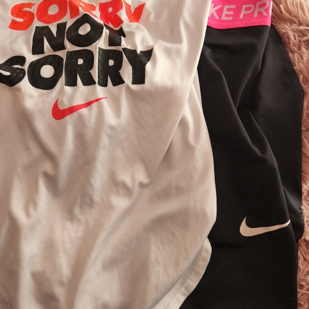 Nike tshirt dri fit and capri